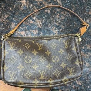 LV authentic pochette.